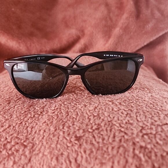 Ray-Ban Classic Black Sunglasses - Picture 1 of 7